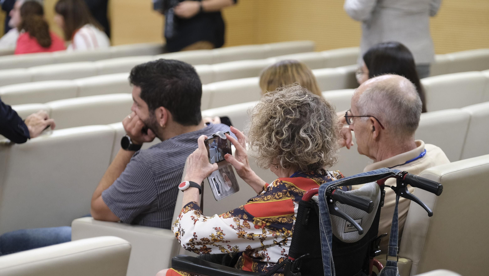La Reina Sofía inaugura el I Congreso Internacional sobre ELA, en imágenes