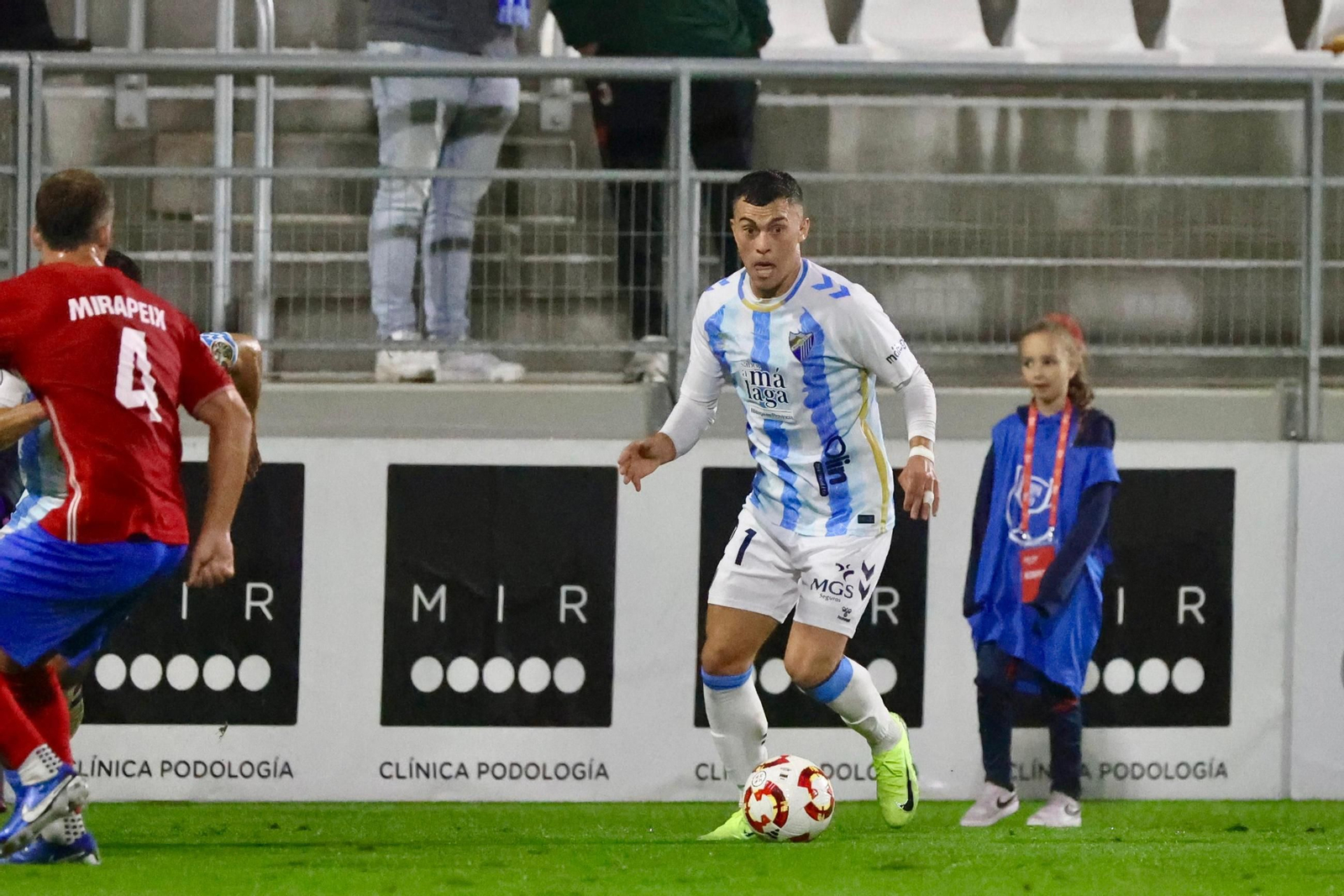 Las fotos del CD Estepona - Málaga CF de Copa del Rey