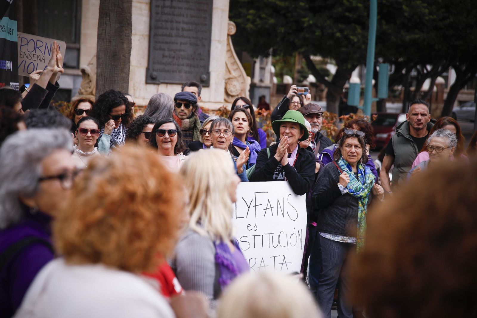 Las imágenes de la manifestación realizada por la Plataforma de Acción Feminista en Almería