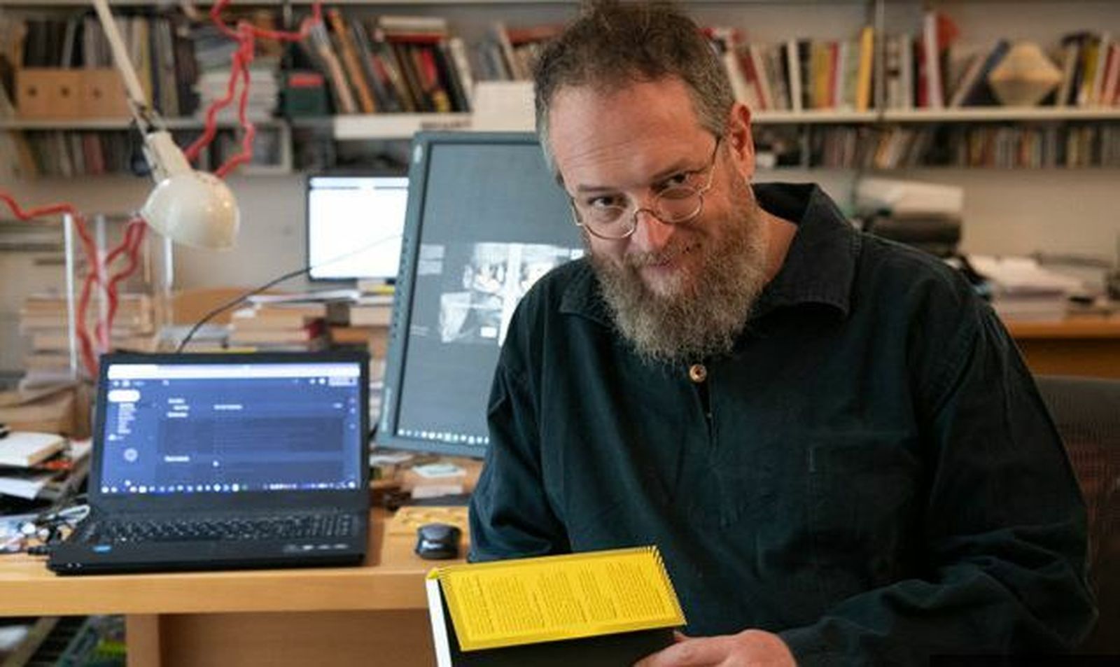 El editor Julián Viñuales.