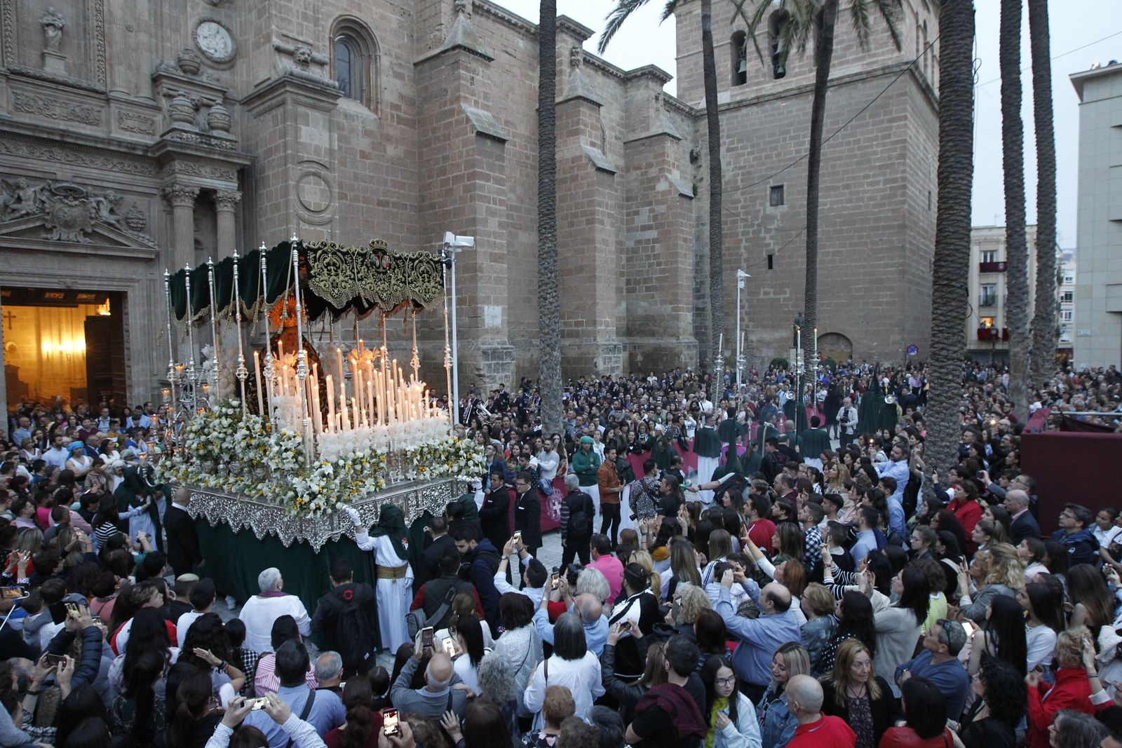 Imágenes de la Procesión de Estudiantes. Semana Santa Almería 2019