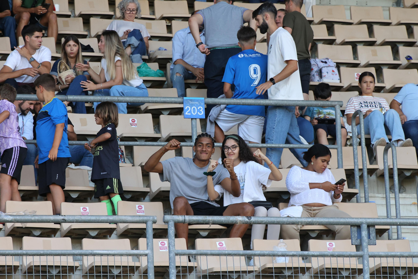 Búscate en el partido entre el Xerez DFC y Ceuta B en Chapín