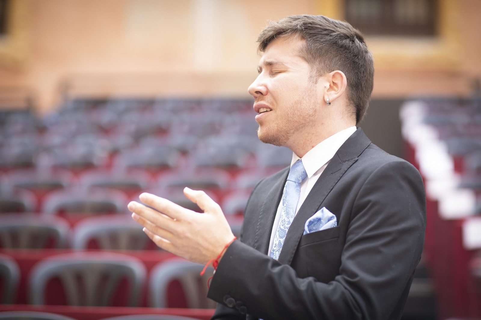 Las mantillas toman Granada en el Viernes de Dolores