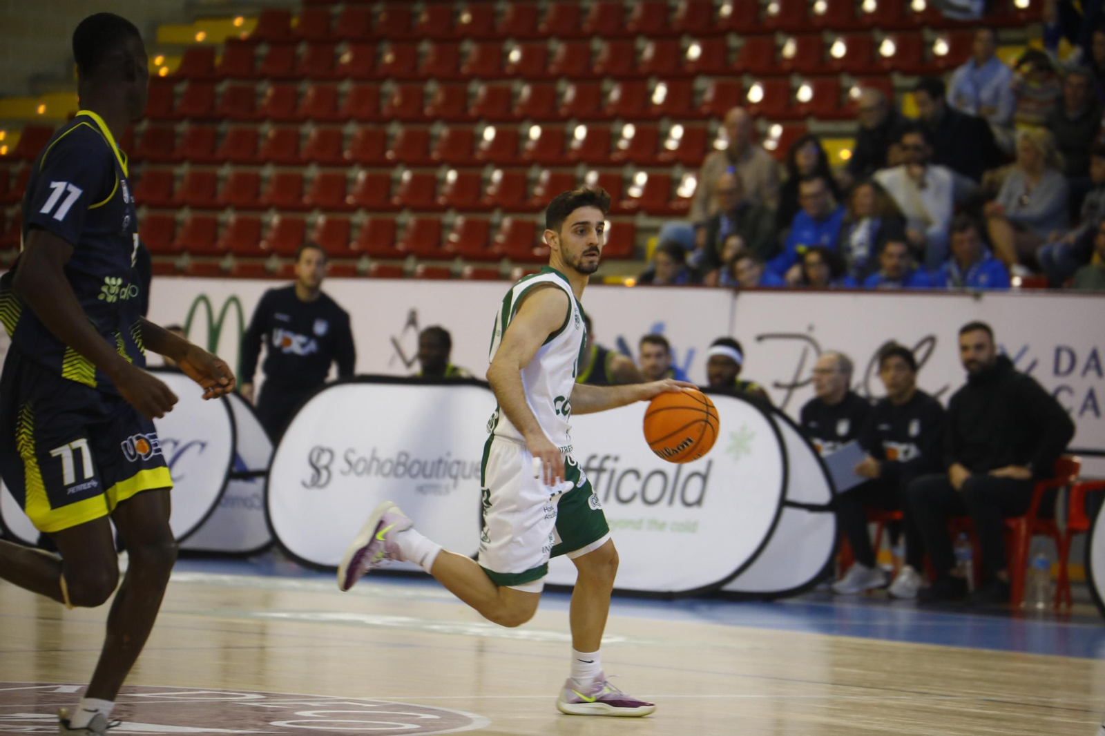 Las mejores fotos del ambiente en Vista Alegre para el Coto Córdoba - UDEA Algeciras