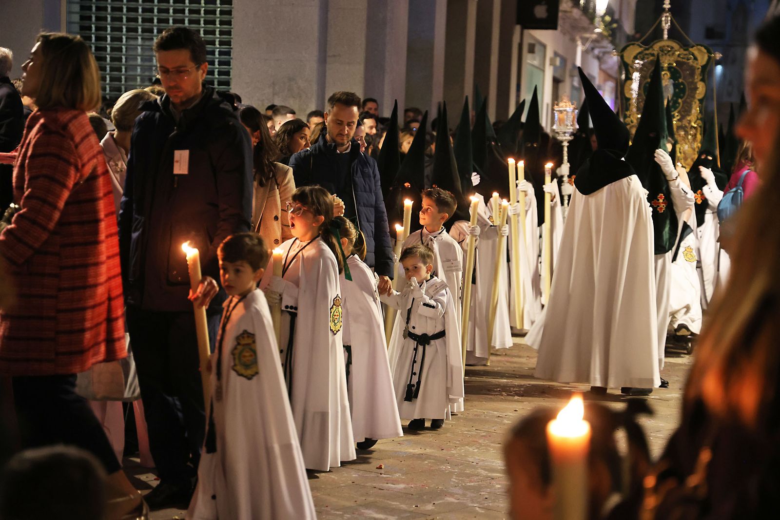 Miércoles Santo: La Hermandad de La Esperanza por las calles de Huelva