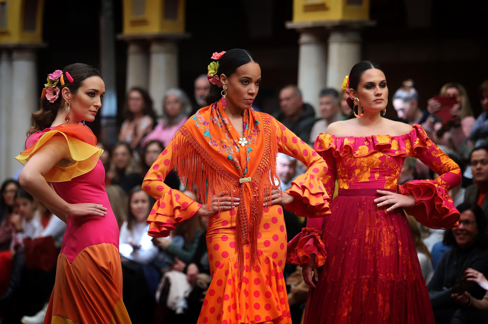 Huelva Flamenca 2023. Imágenes del desfile benéfico de El Ajolí a favor de Cruz Roja Española