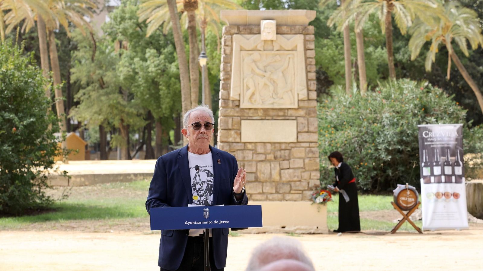 Imágenes del homenaje a Shakespeare en el monumento del parque González Hontoria de Jerez