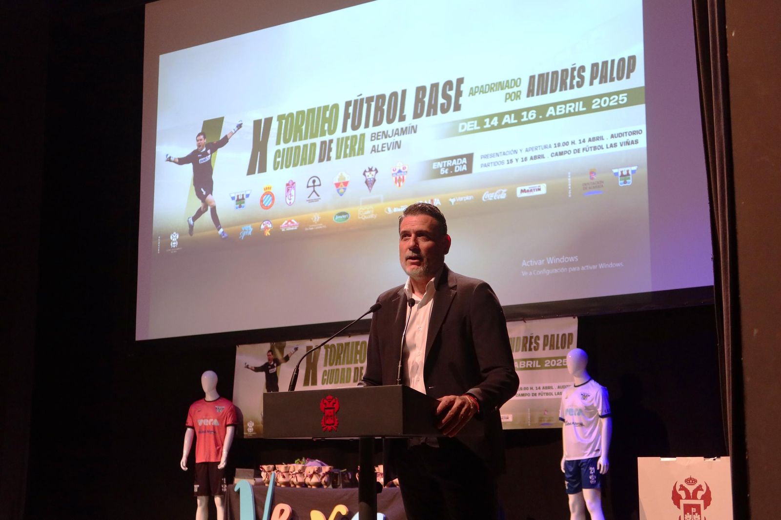 Andrés Palop durante su intervención en la ceremonia inaugural como padrino del torneo.