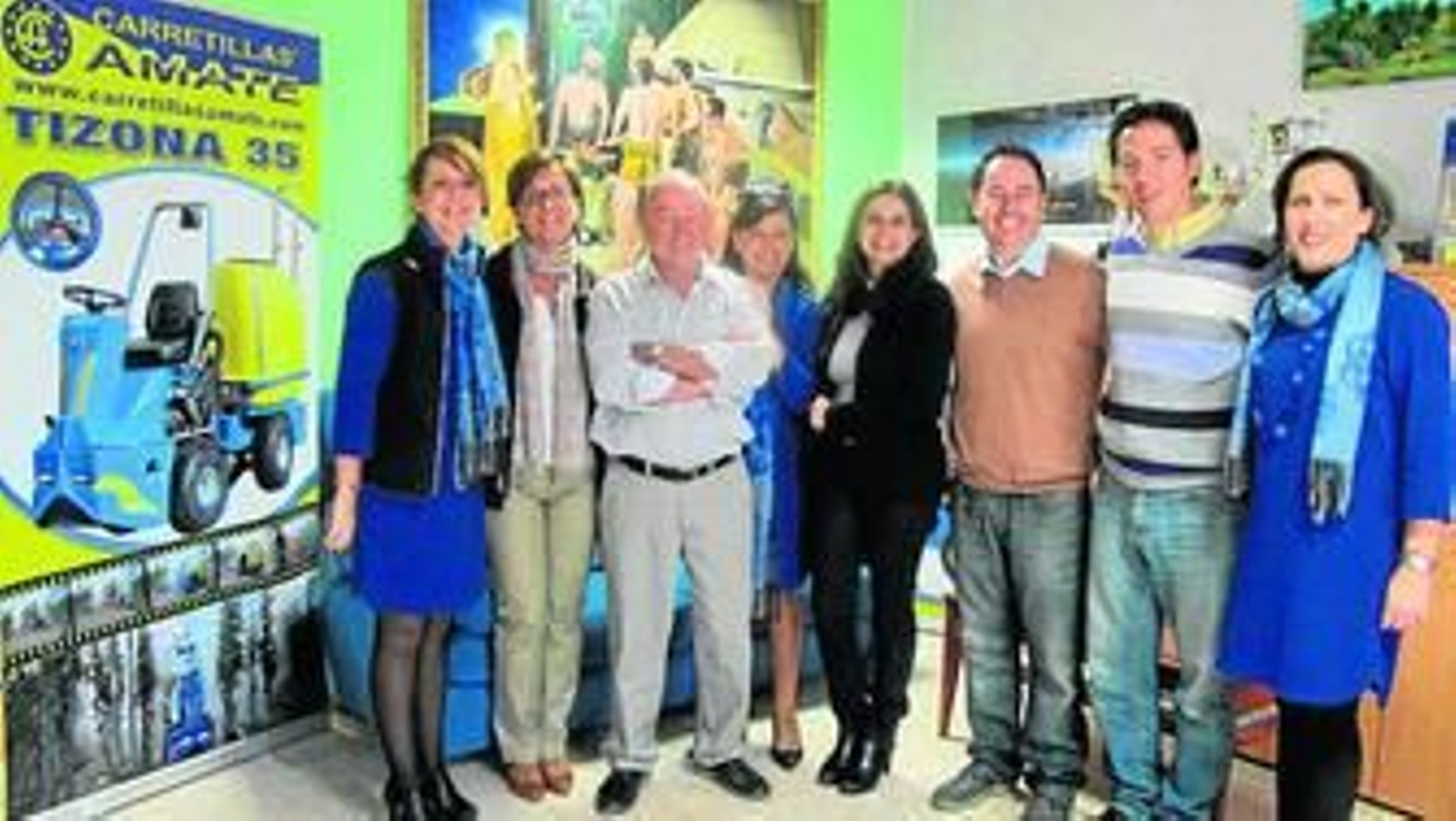 La delegada de Economía, Adriana Valverde, ha visitado las instalaciones de Carretillas Amate.