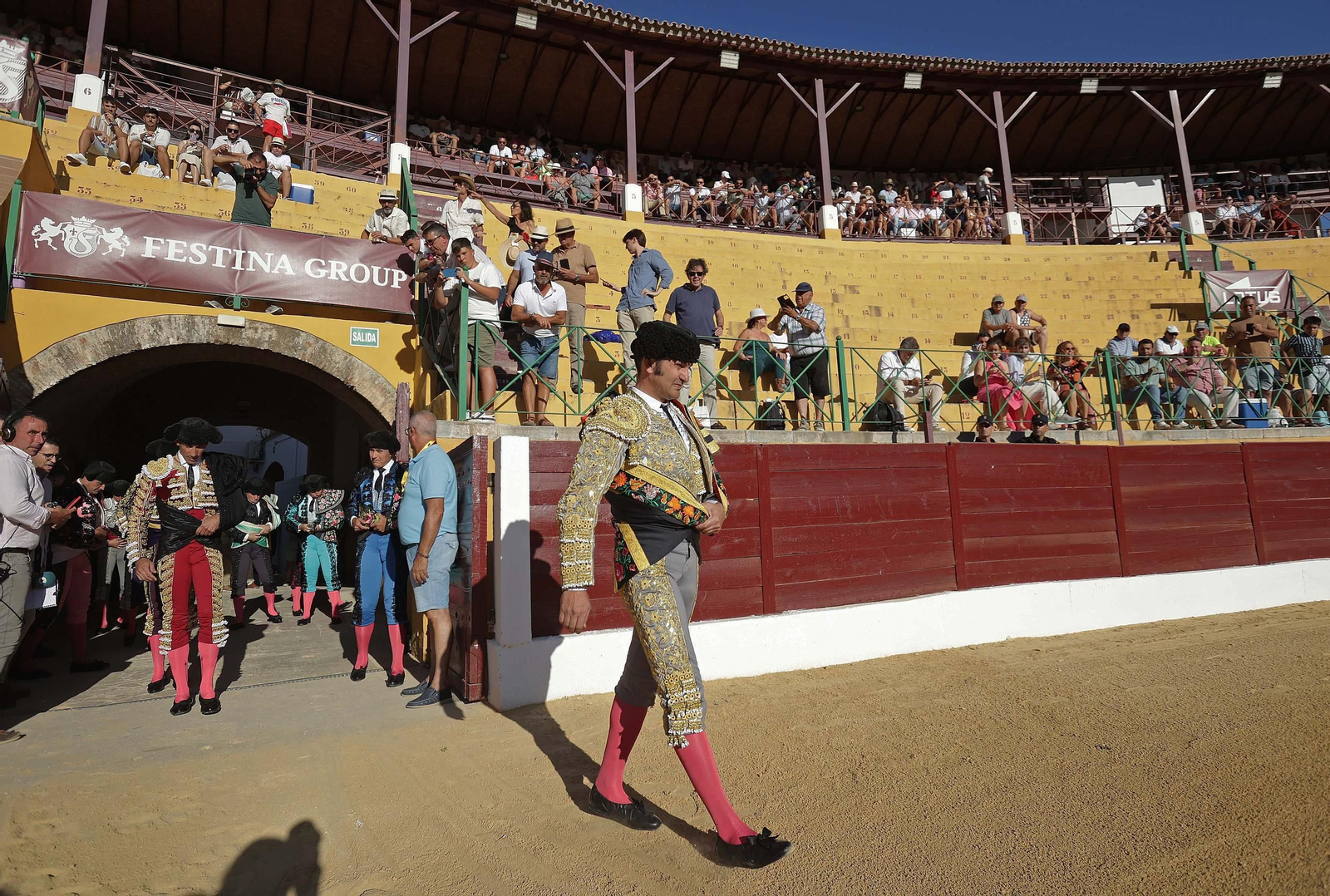 Fotos de la corrida del viernes de la Feria de La Línea: Morante de la Puebla, Talavante y David de Miranda Fotos de la corrida del viernes de la Feria de La Línea: Morante de la Puebla, Talavante y David de Miranda