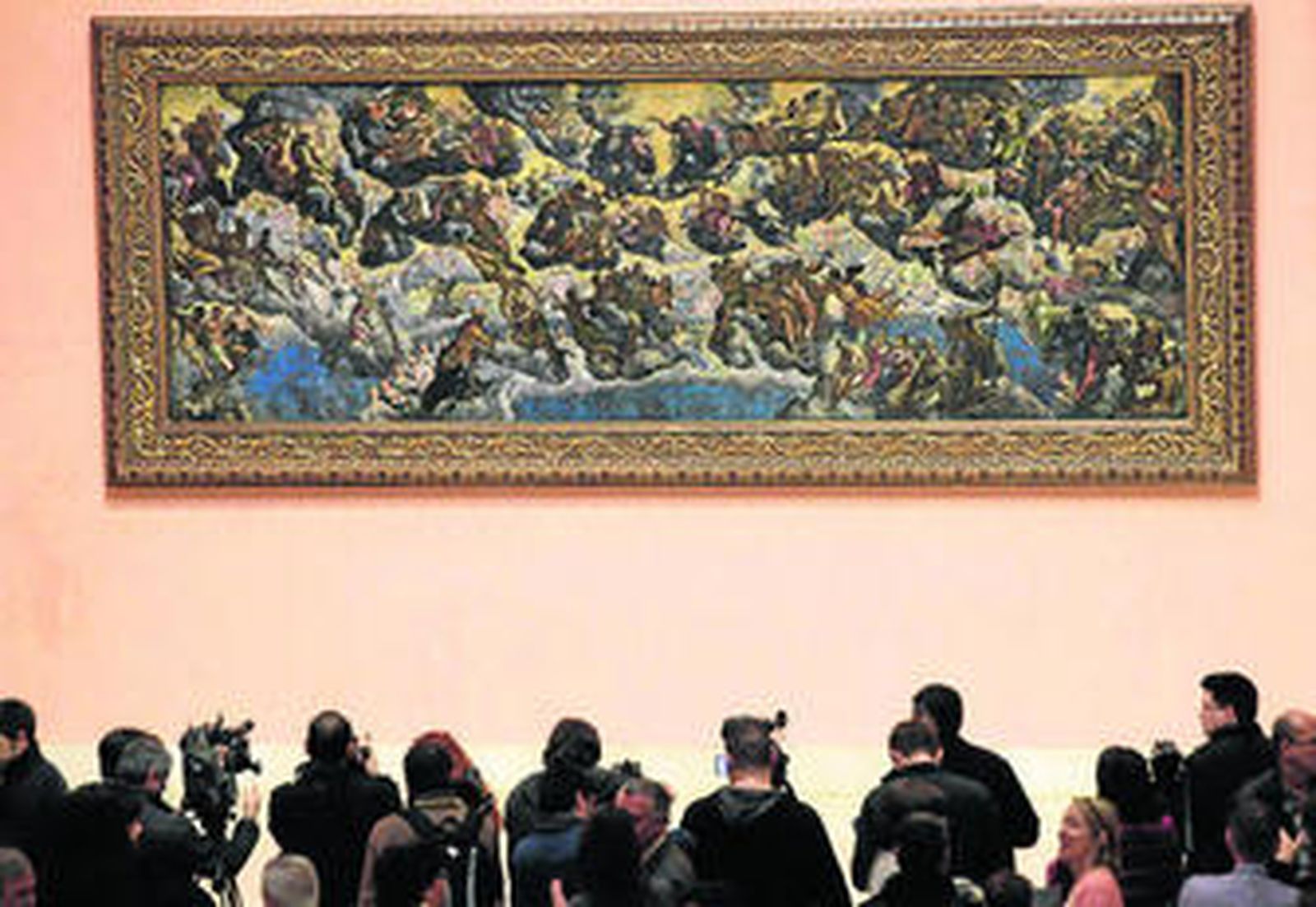 'El Paraíso' de Tintoretto, devuelto ayer al recibidor del Museo Thyssen de Madrid.