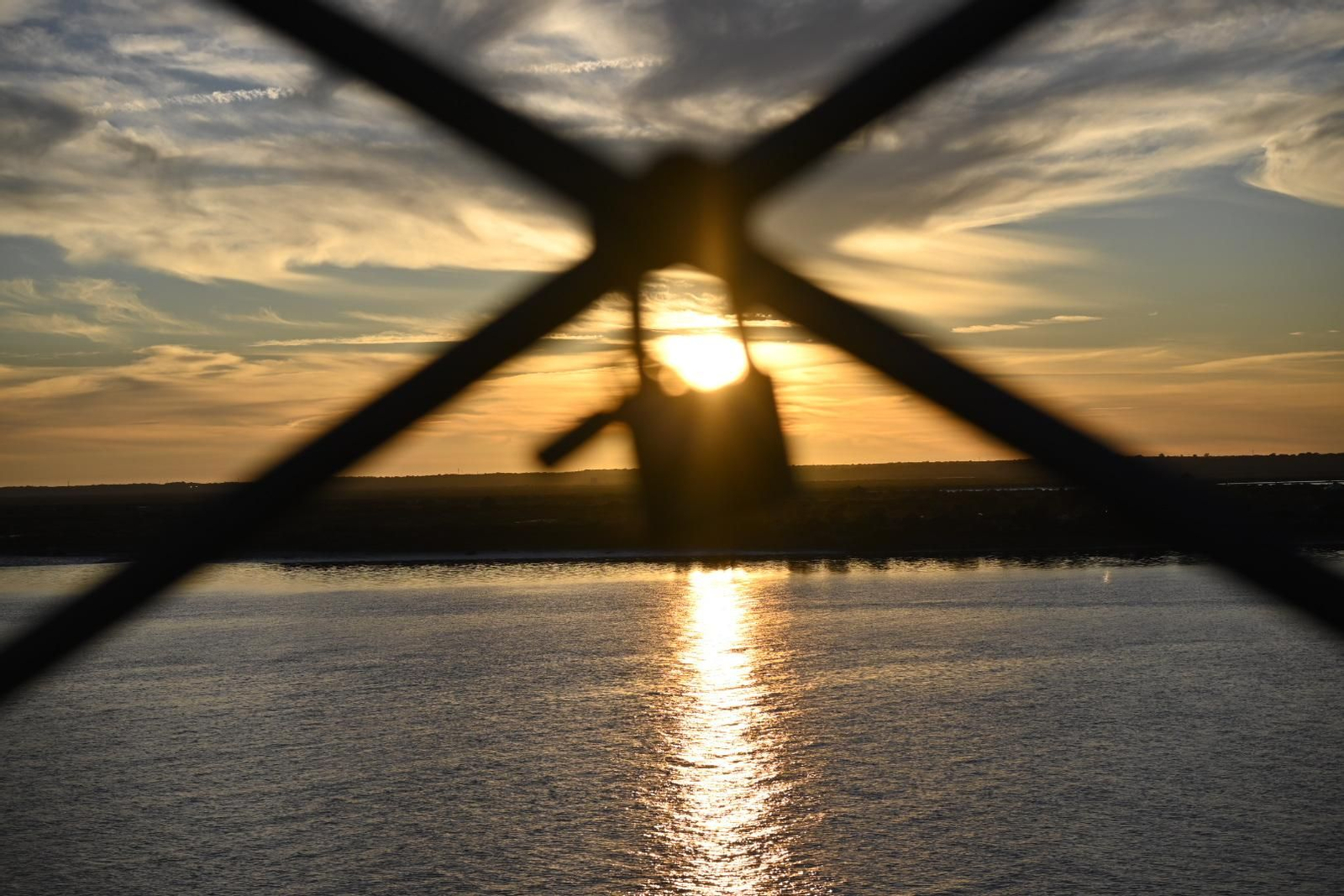 Un paseo por el Muelle del Tinto de Huelva, en imágenes