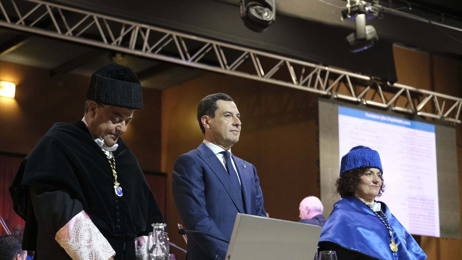 El presidente de la Junta Juanma Moreno, inaugura el curso universitario andaluz en Almería