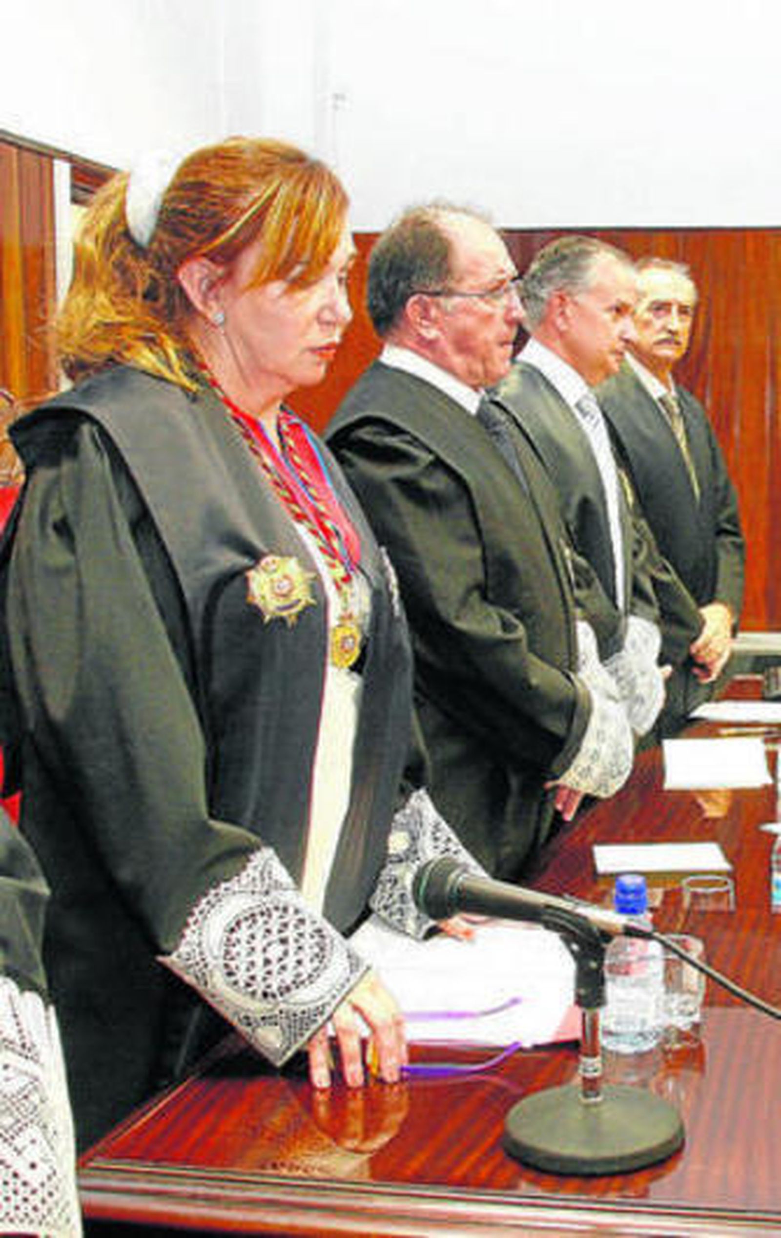 Acto de jura de nuevos procuradores en la Audiencia Provincial de Almería.