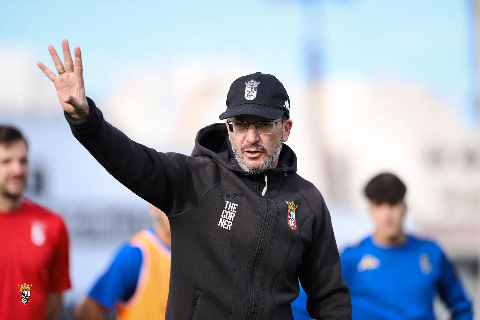 José Juan Romero, entrenador del Ceuta, durante un entrenamiento.
