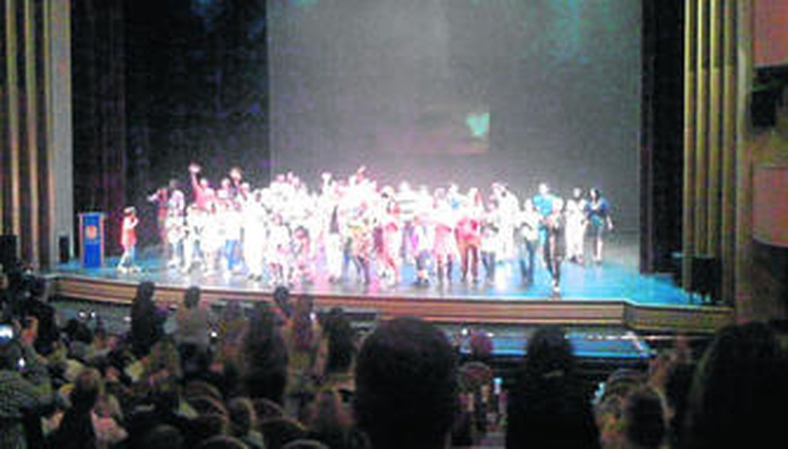 Imagen de la gala celebrada ayer en el Auditorio y en la que se apostó por la convivencia intercultural.