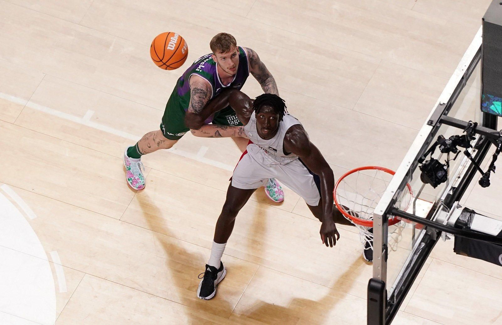 Balcerowski, ante el Baskonia.
