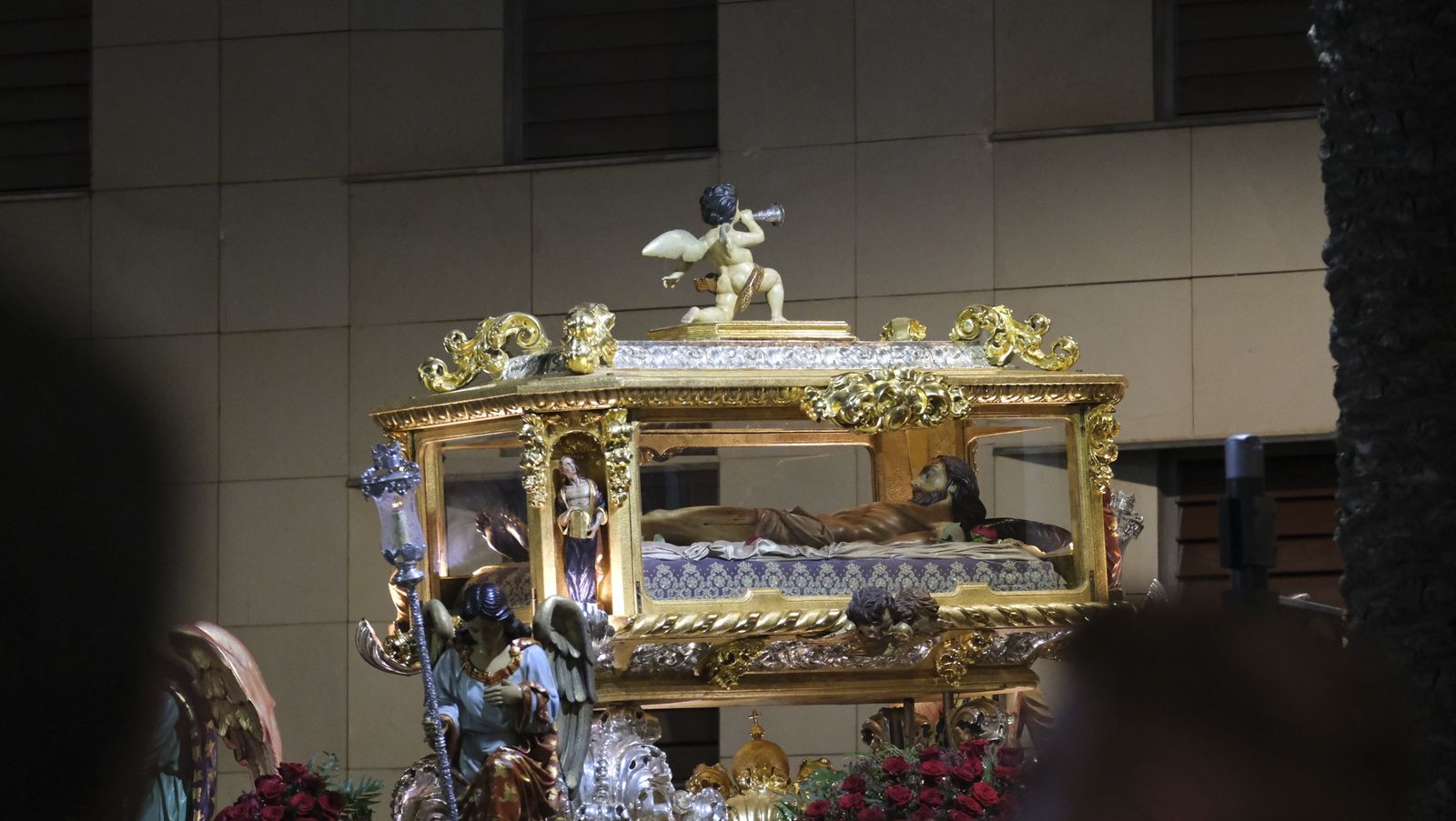 Procesión del Santo Entierro en Almería, en imágenes