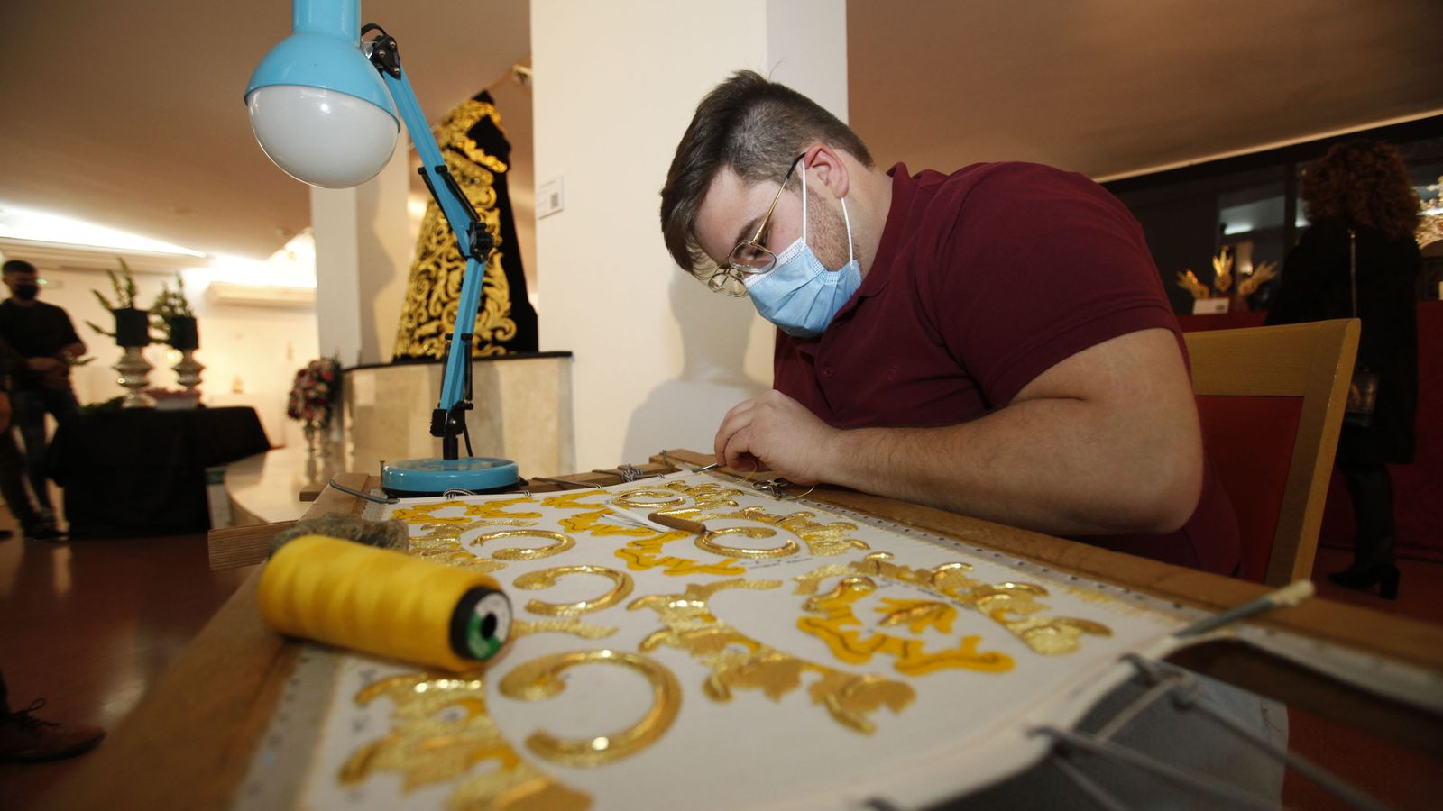 En la muestra lepera es posible disfrutar de exhibiciones en vivo de actividades artesanas relacionadas con la Semana Santa