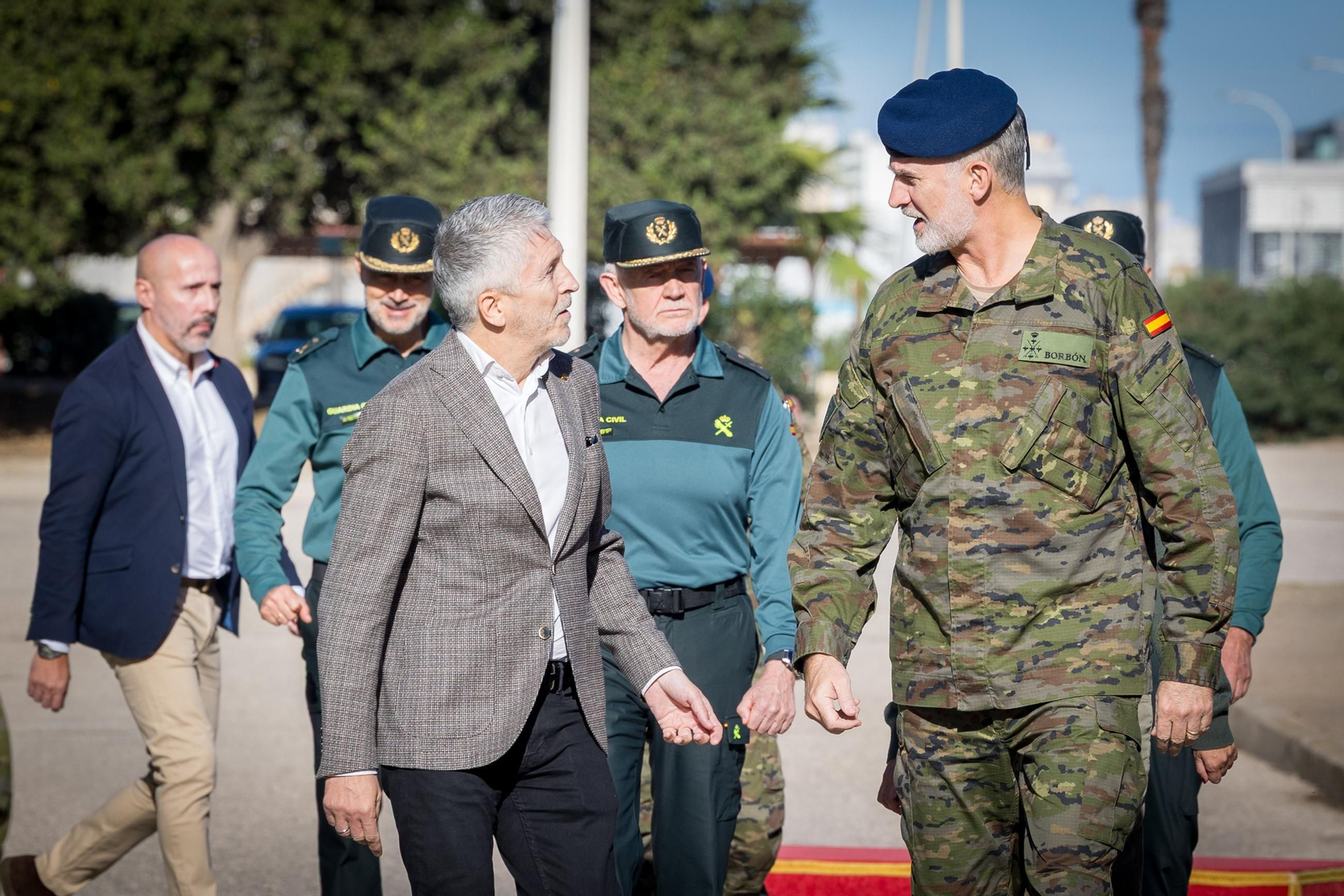 Las imágenes de la visita del Rey a la Guardia Civil de Cádiz