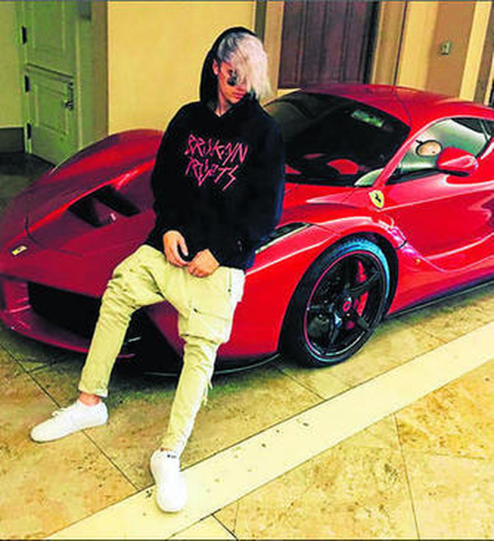 Justin Bieber se tiñe el pelo de morado