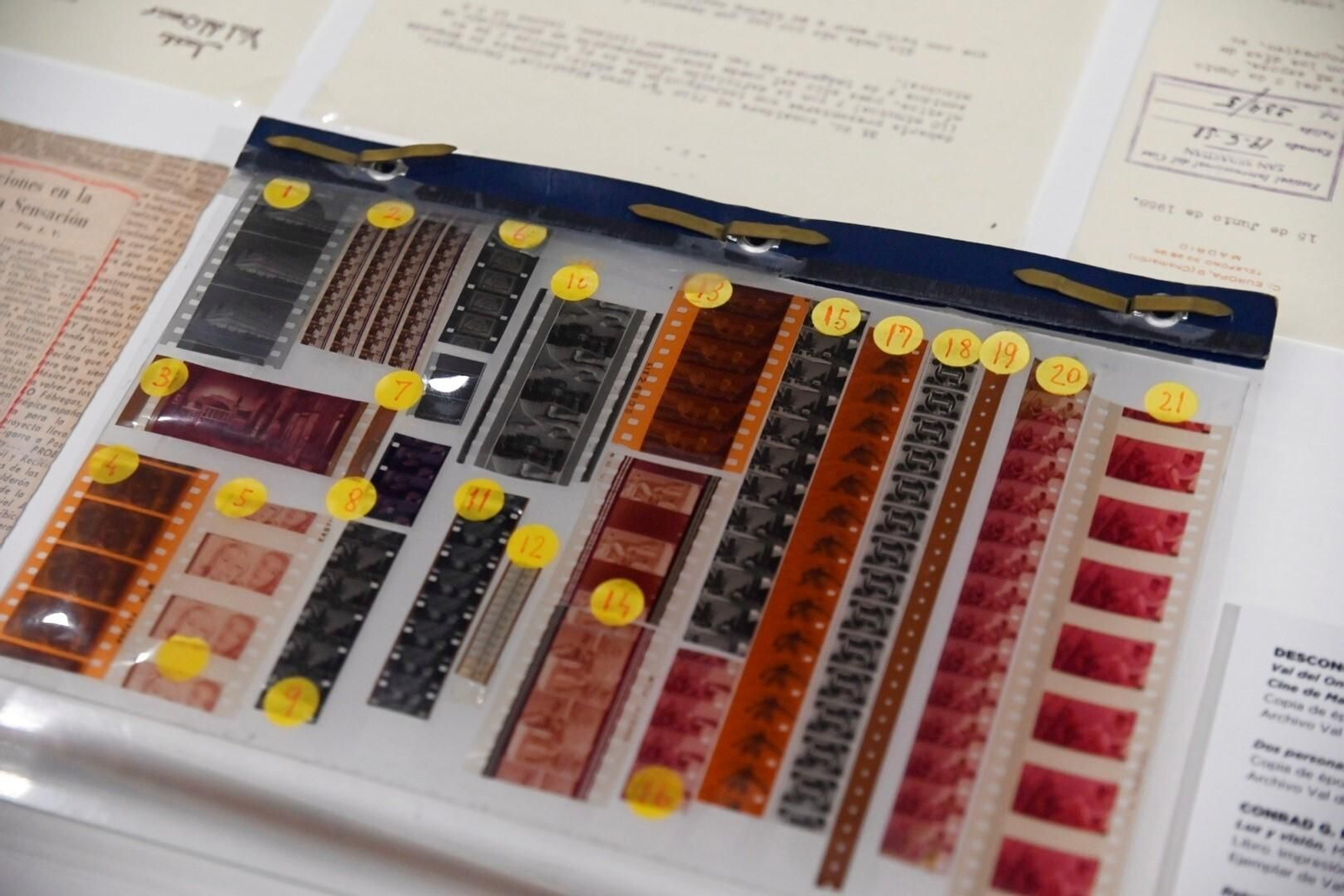 La exposición 'José Val del Omar: Una Técnica con T mayúscula', en imágenes