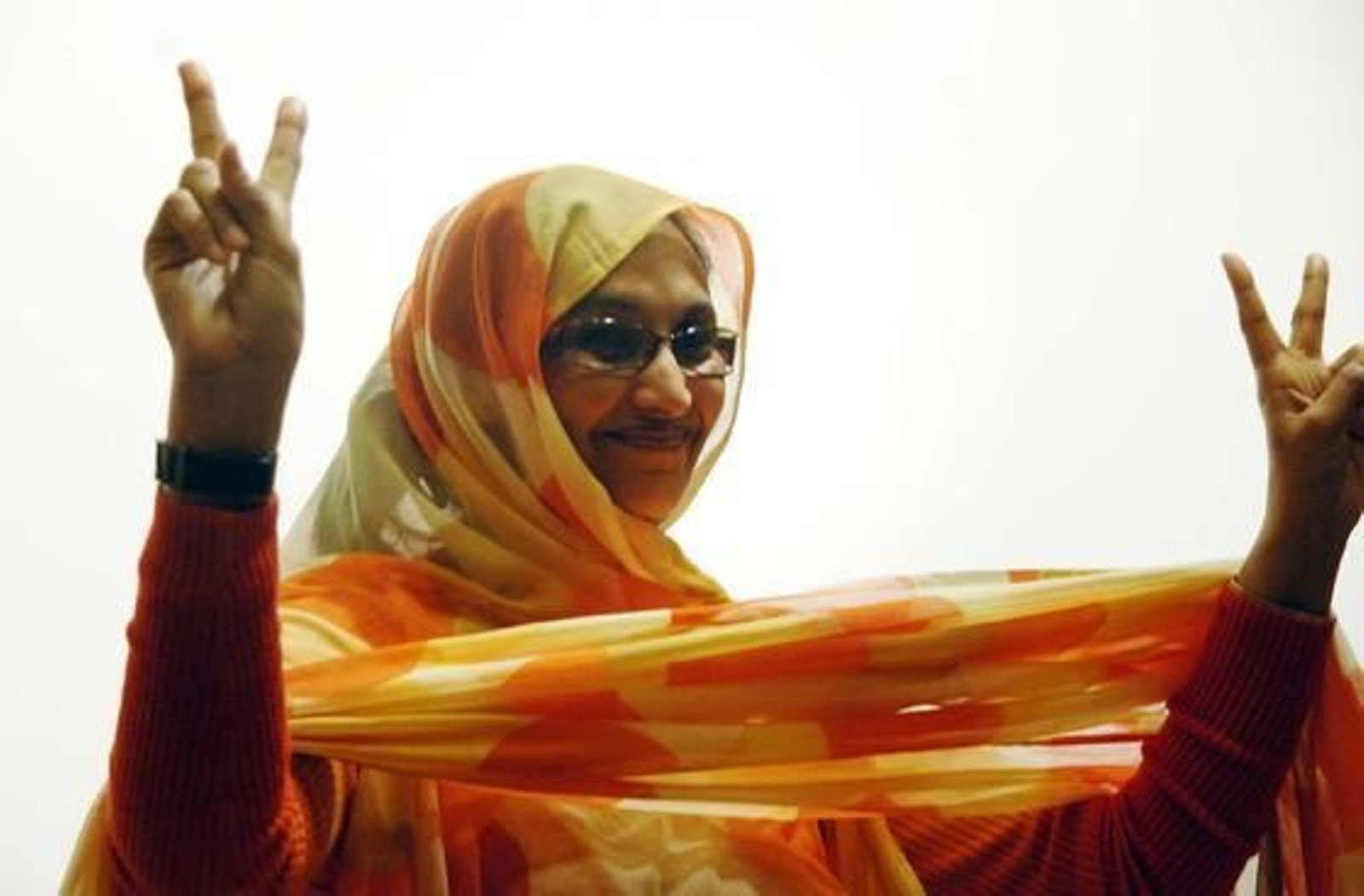 Aminatu Haidar en su primera comparecencia pública desde la huelga de hambre

Foto: Patri Díez