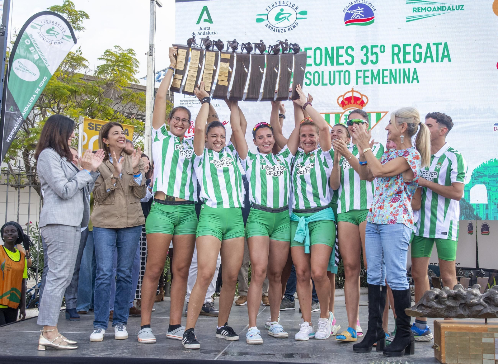 Las fotos de la regata Sevilla-Betis 2024: nuevo triunfo del Betis