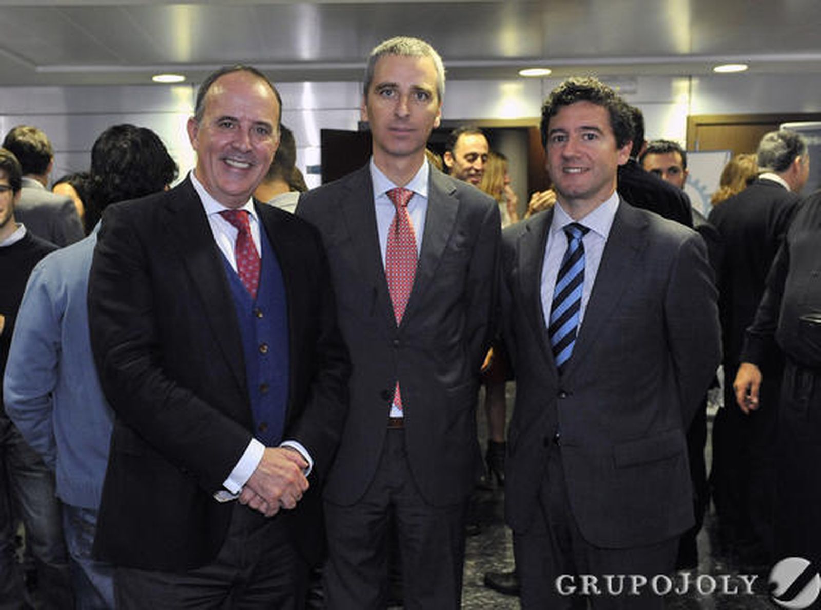 El director general de Economía y Empleo en el Ayuntamiento de Sevilla, Luis Miguel Rufino; el director general Corporativo de Ayesa, Germán del Real; y el director general de la Fundación Ayesa, Ricardo Galán.

Foto: Juan Carlos Vázquez