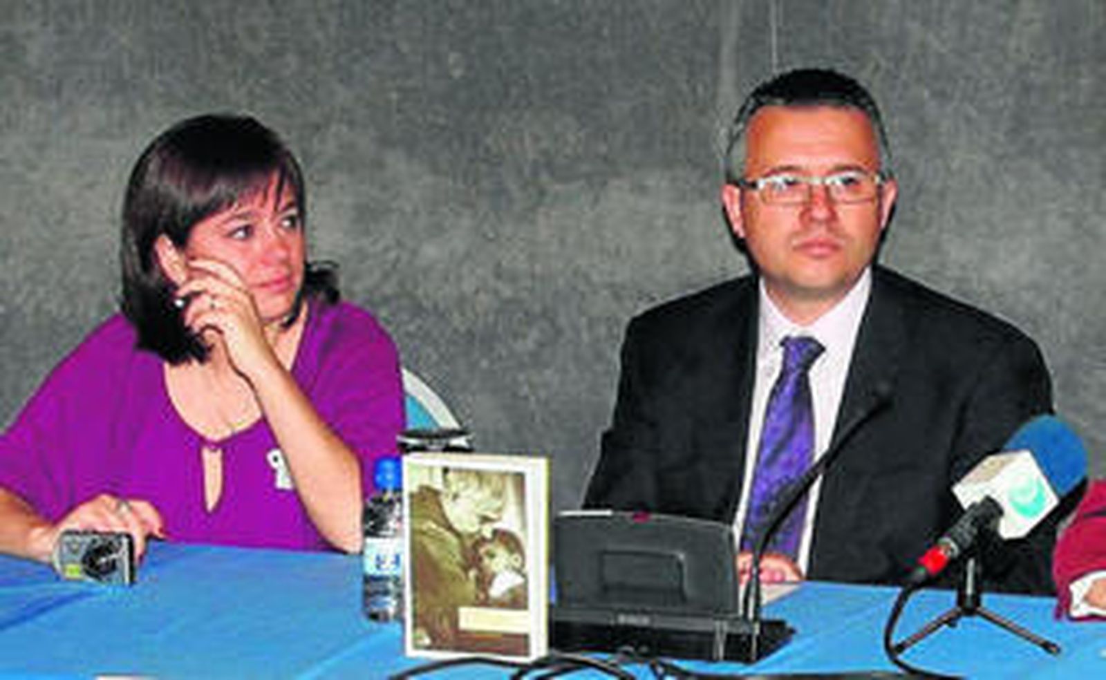 Susana Herrera y Alejandro Sánchez, en la presentación del libro.