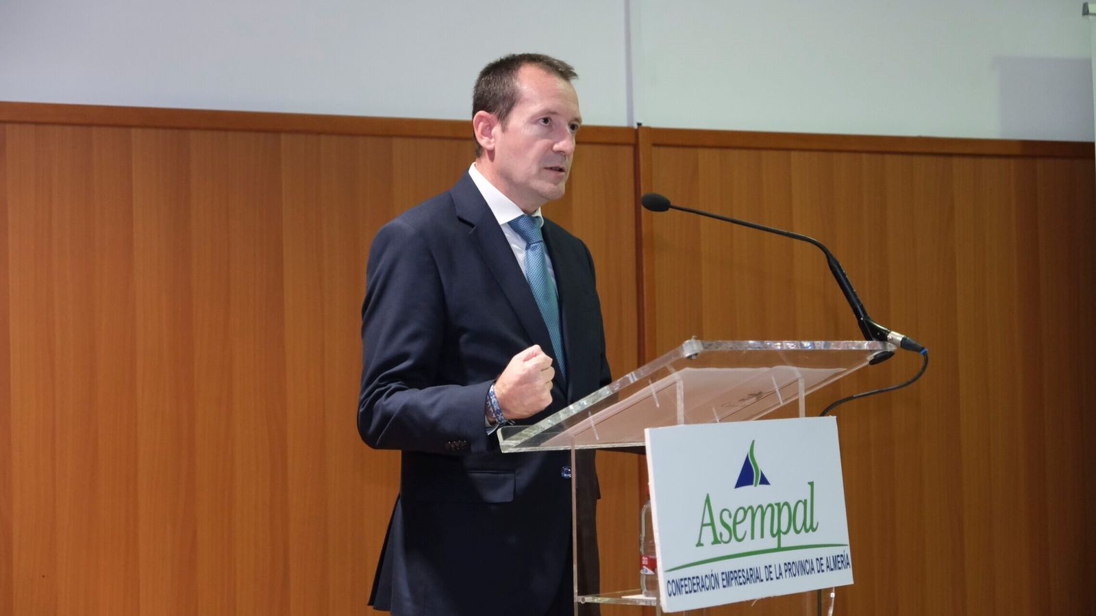 Ángel Francisco García Lechuga, director comercial de empresas de Caixabank Andalucía.
