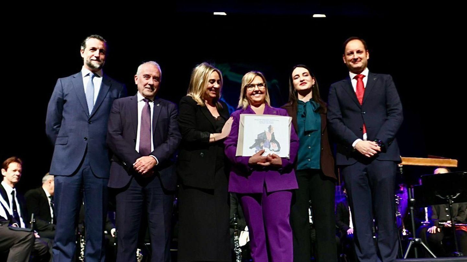 Entrega de las Tapas del Pregón de la Semana Santa de Granada 2025