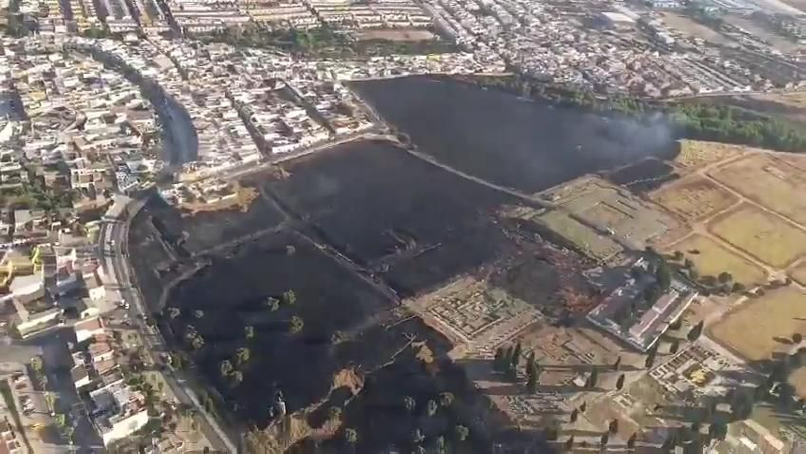 Así han quedado los terrenos alrededor de Itálica tras el incendio de este viernes