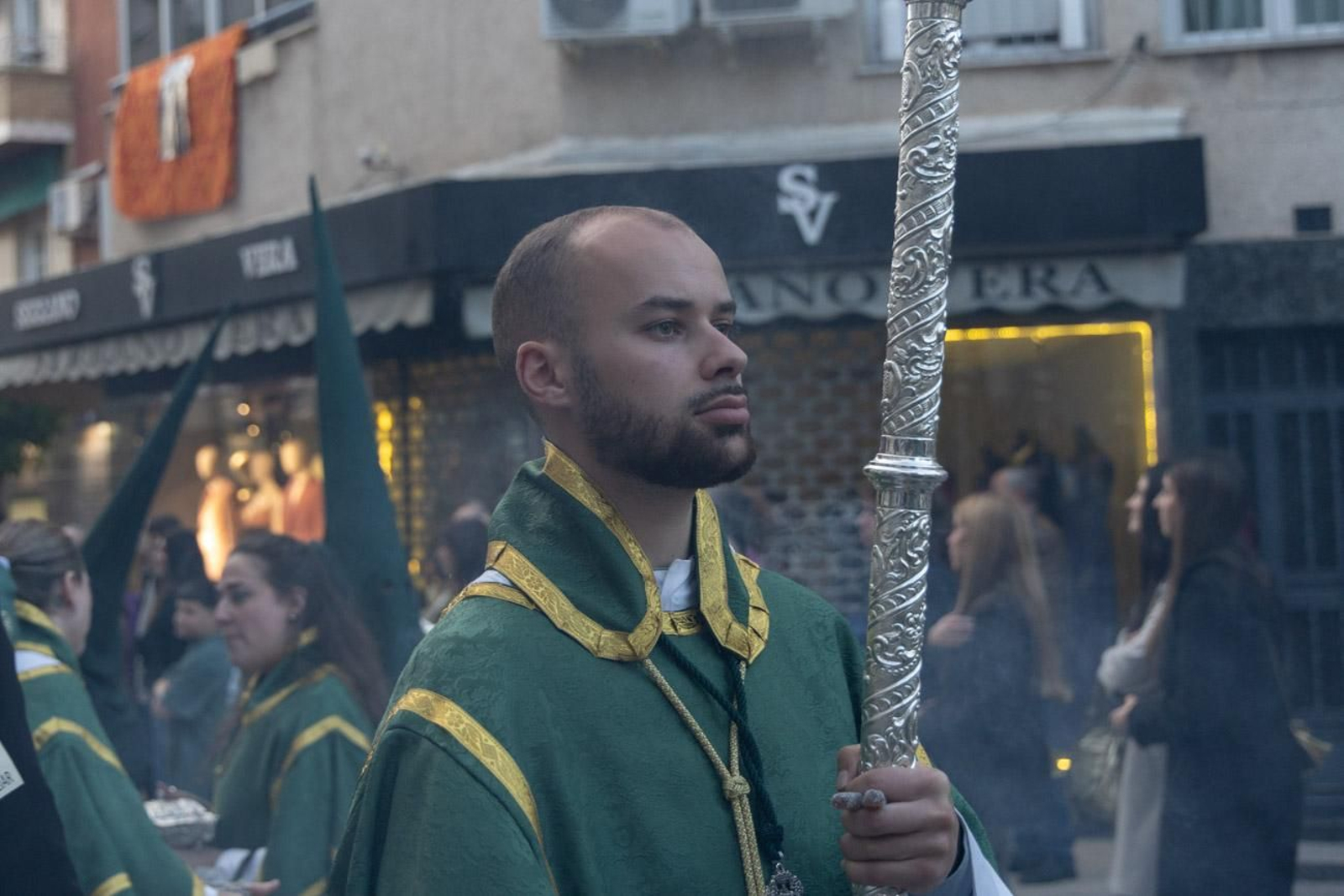 Las cofradías de la Vera Cruz, Expiración y Gran Poder lucen sus cortejos en la calle