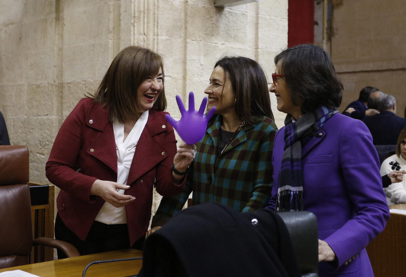 Las imágenes de la sesión de investidura de Juanma Moreno