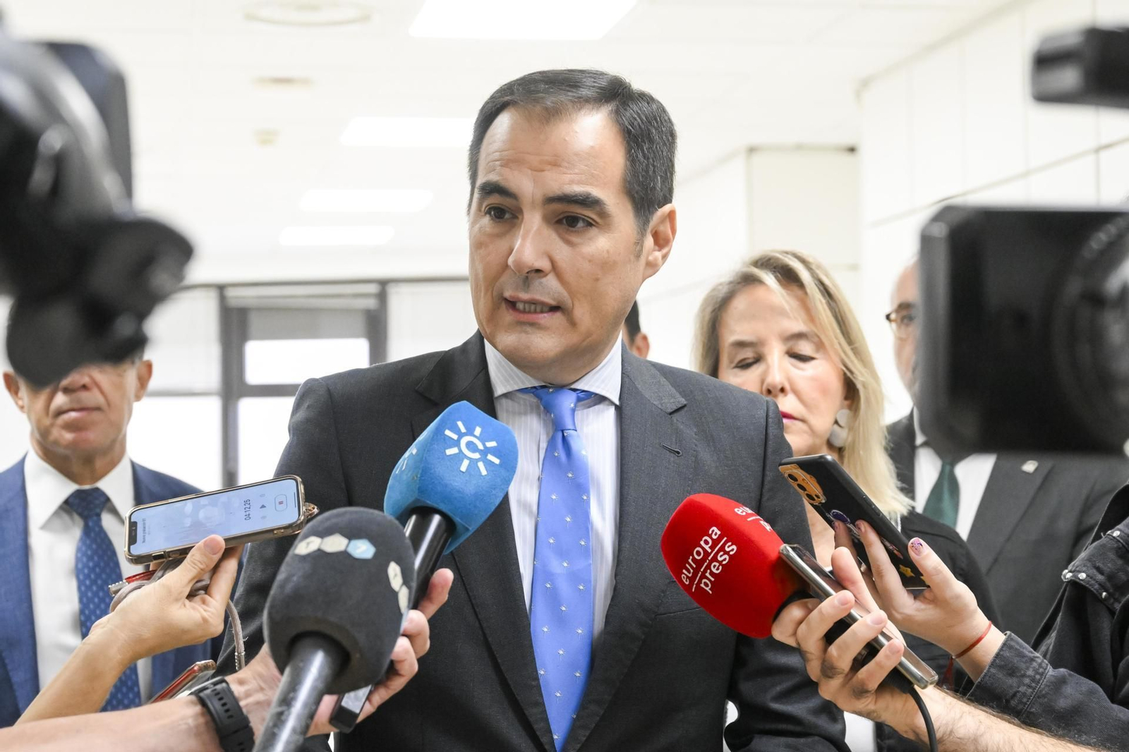 El consejero de Justicia, Administración Local y Función Pública, José Antonio Nieto, durante la visita a Granada El consejero de Justicia, Administración Local y Función Pública, José Antonio Nieto, durante la visita a Granada