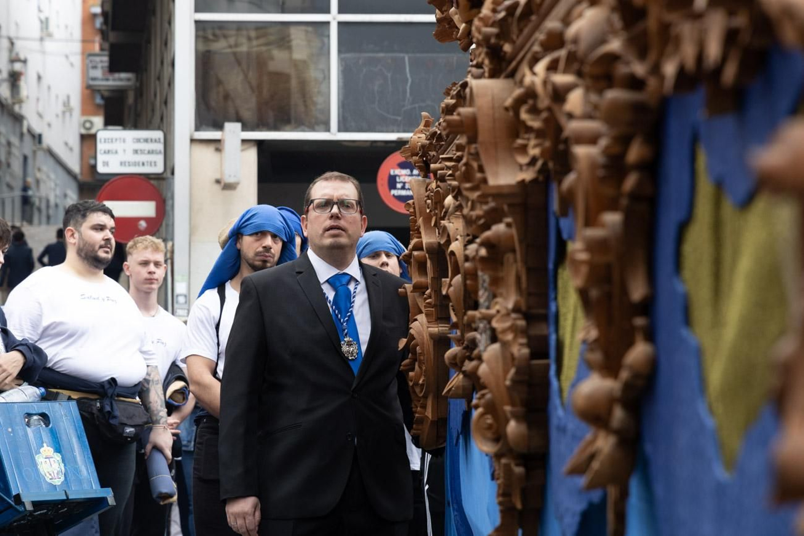 Los jiennenses se echan a la calle para presenciar la primera de las procesiones de la jornada: la Borriquilla (I)