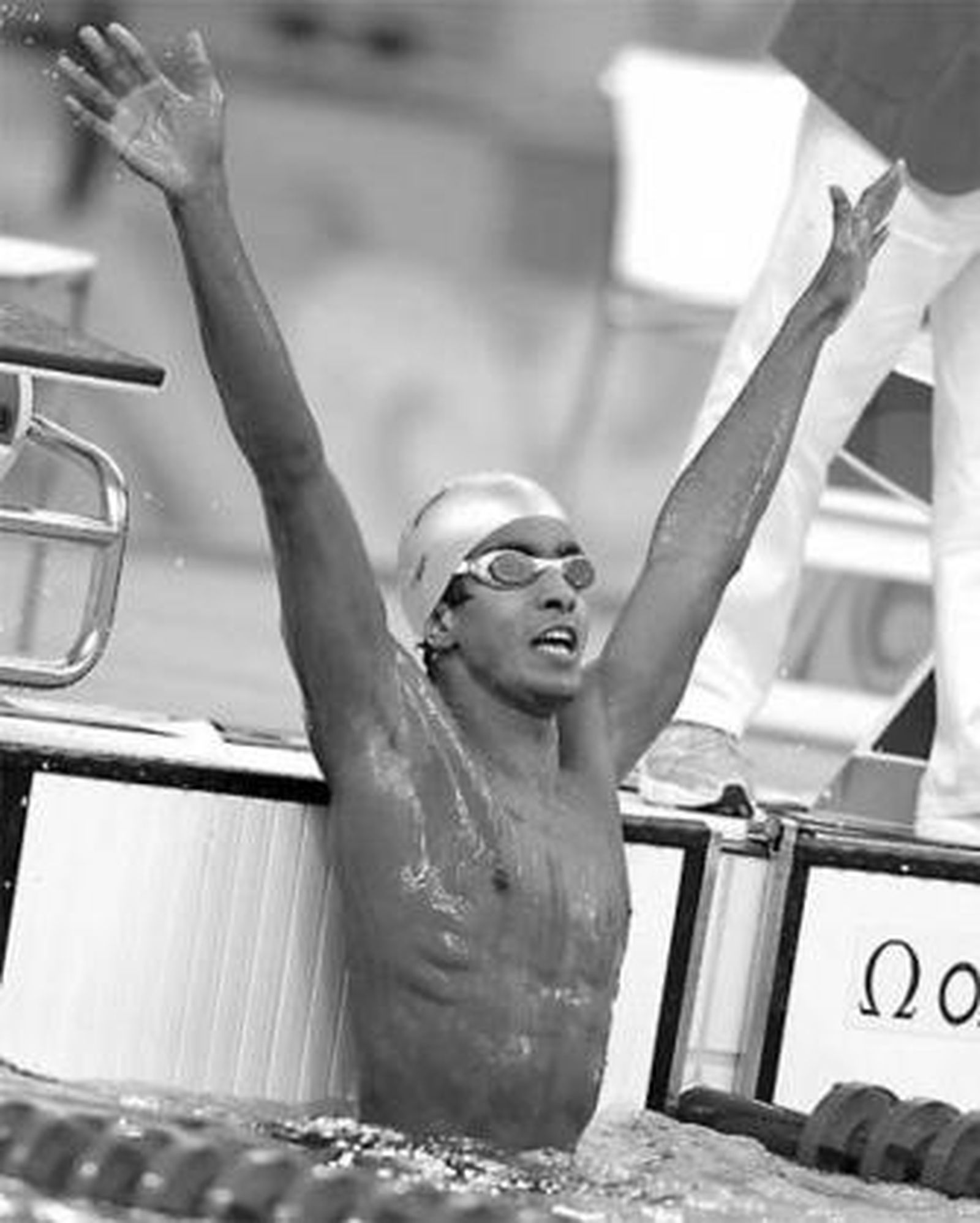 Enhamed celebra su triunfo en la prueba de 400 libres.
