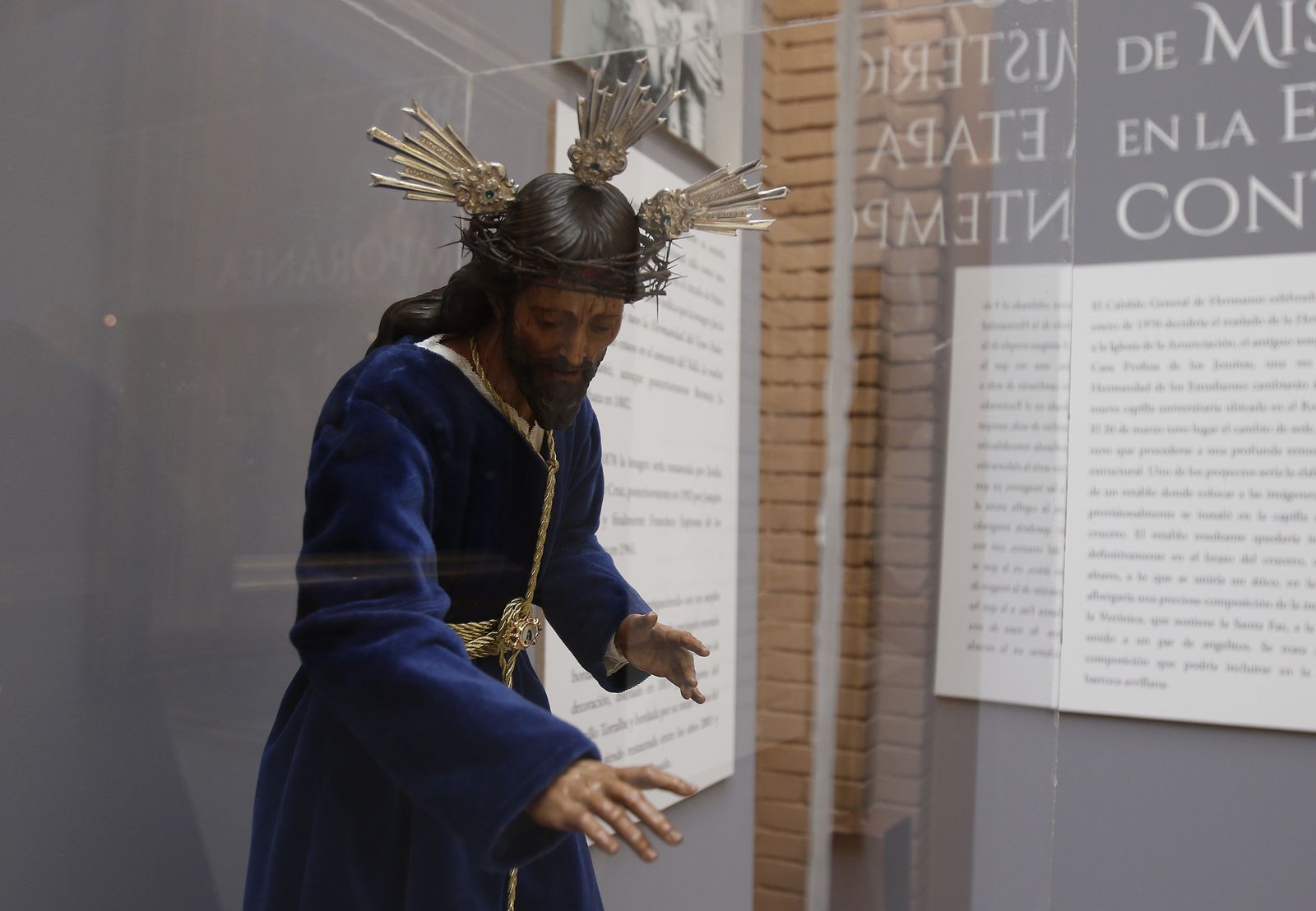 Exposición de la Hermandad del Valle y presentación del paño de la Verónica