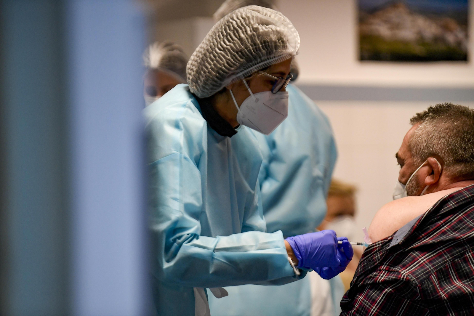 Fotos: segundo día de vacunas en Granada