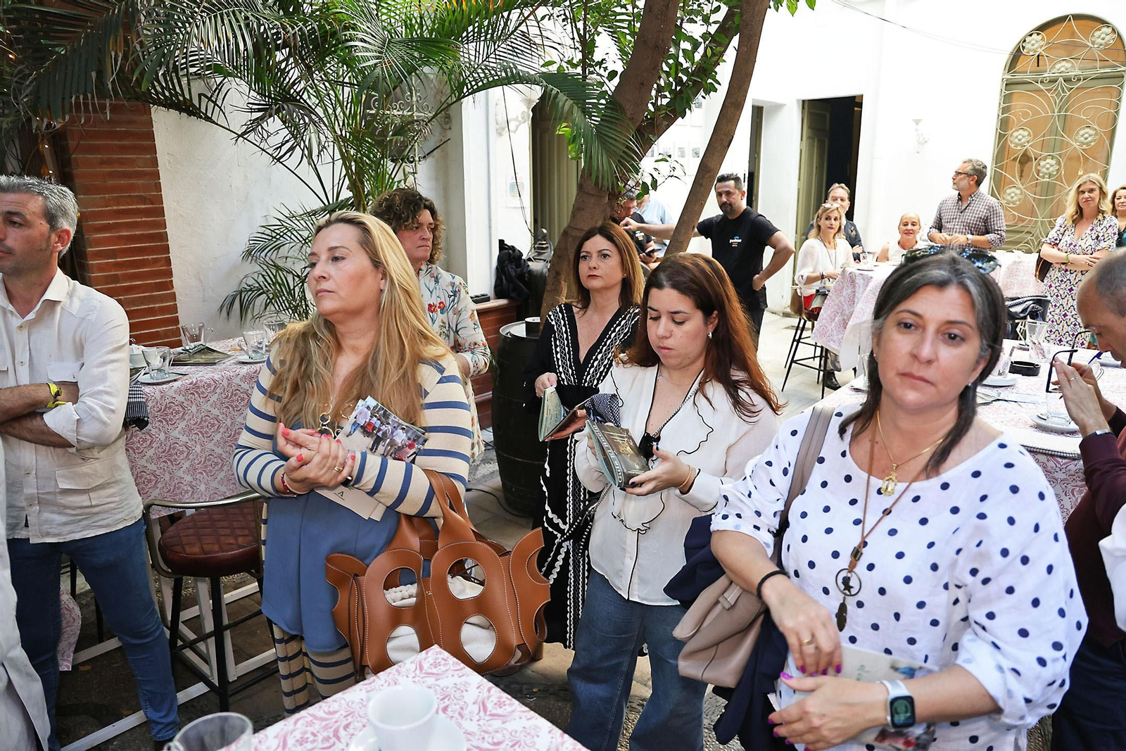 Imágenes de la presentación de la Guía del Rocío 2024 de Huelva Información