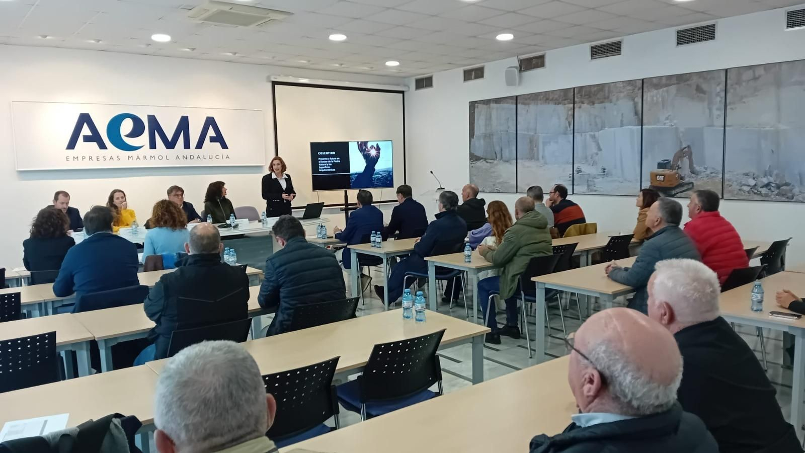 Acto para poner en valor las raíces históricas del mármol y la piedra.