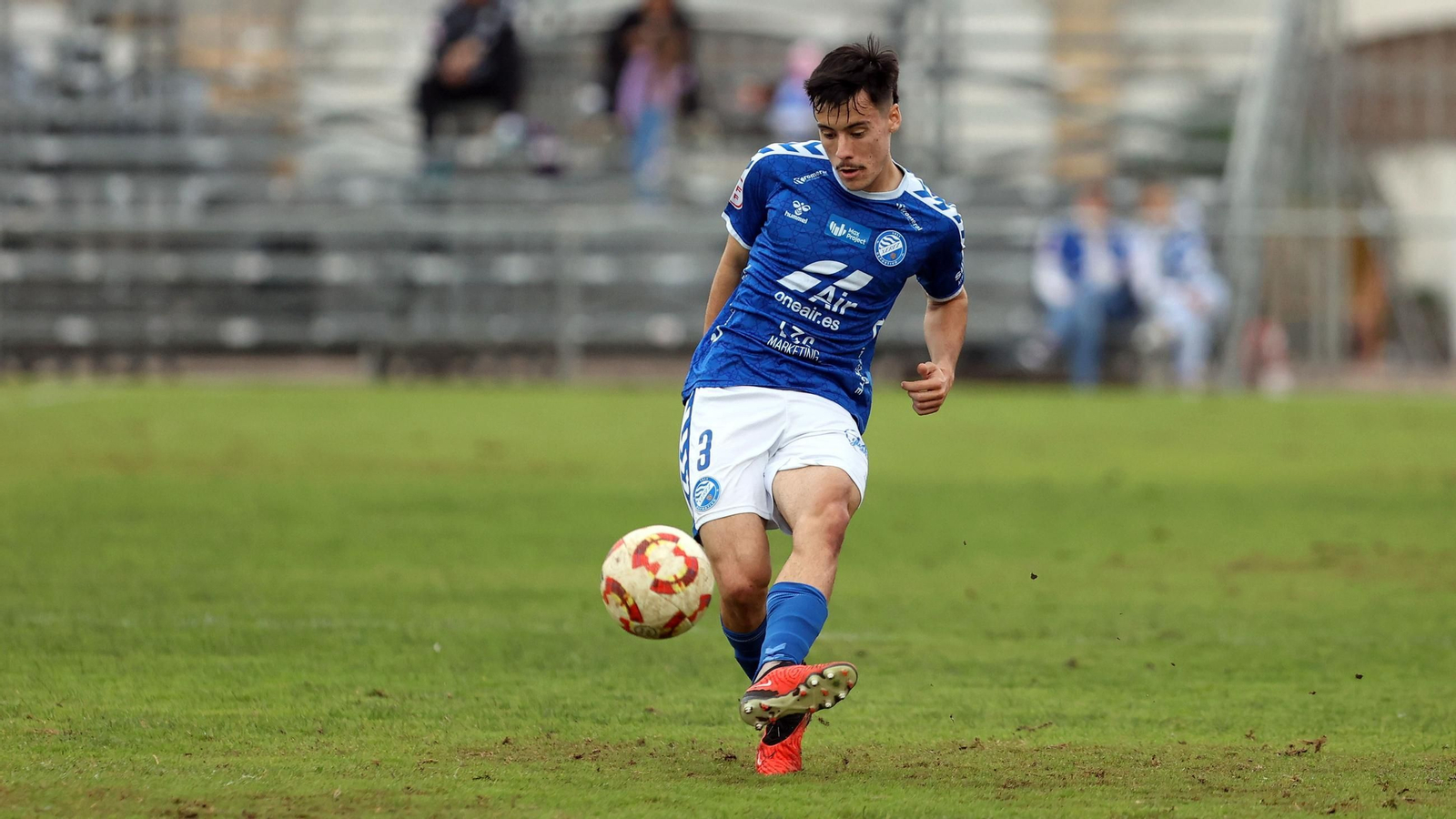 Imágenes del Xerez DFC contra la Deportiva Minerva en el Pedro Garrido de Jerez