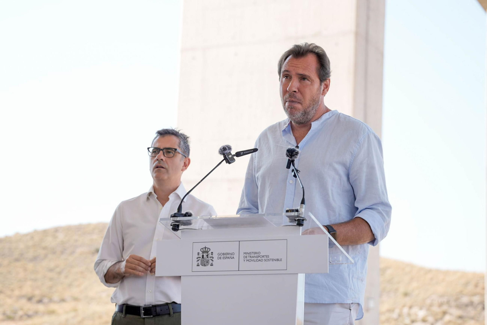 El ministro de Transportes y Movilidad Sostenible, Óscar Puente, durante la rueda de prensa en Almería.