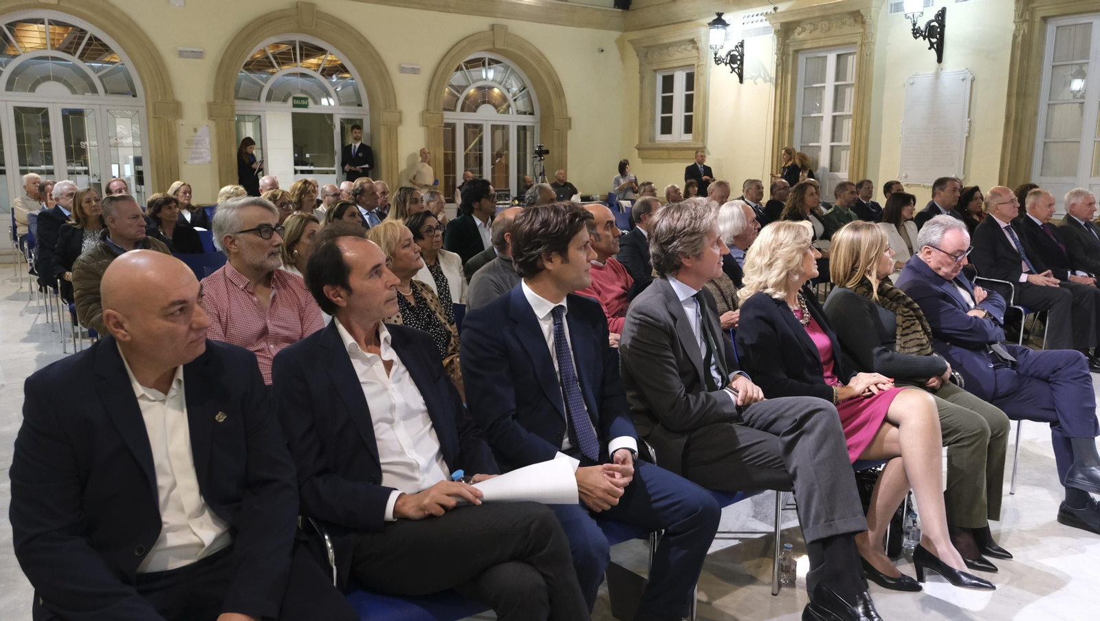 Imágenes de la entrega del Escudo de Oro de la Provincia de Almería a José María Martínez de Haro