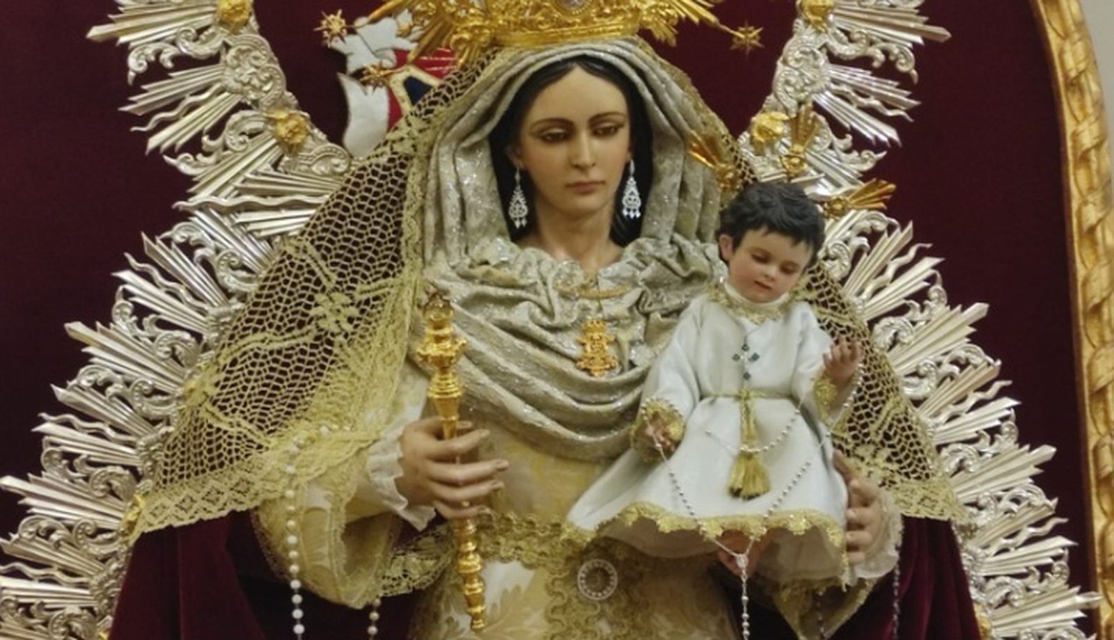 La imagen de Madre de Dios del Dulce Nombre