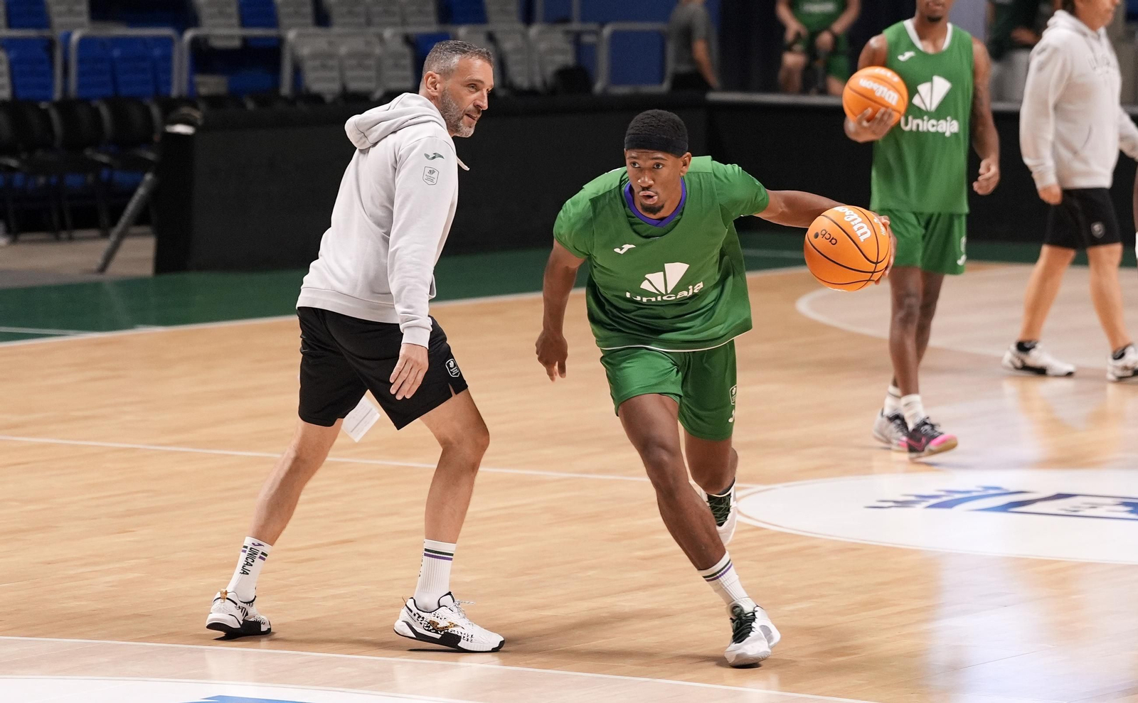 El Unicaja trabaja en el Carpena y enfila el derbi