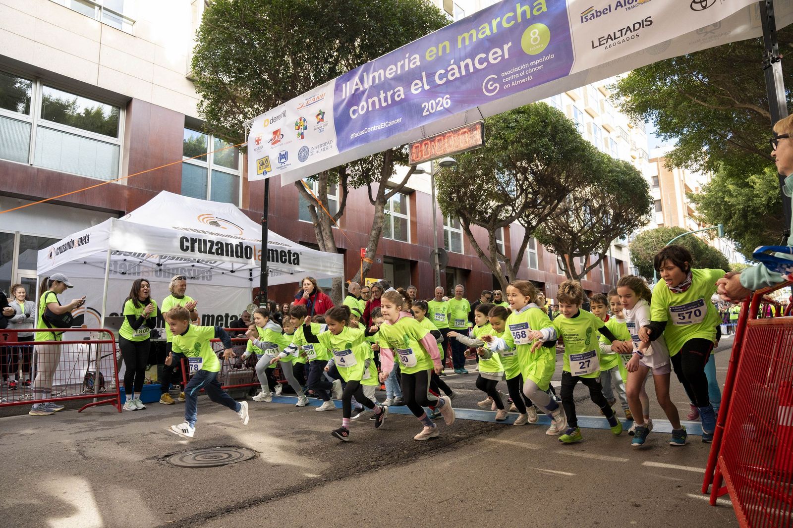 Almería corre unida contra el cáncer en una jornada solidaria