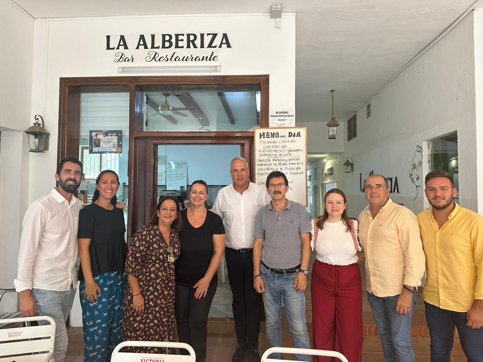La visita de los responsables municipales a La Alberiza.