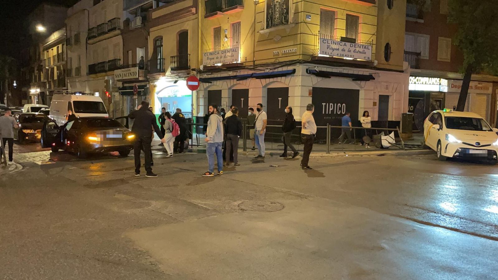 Momentos posteriores al choque entre los dos coches en el entorno de San Jacinto.